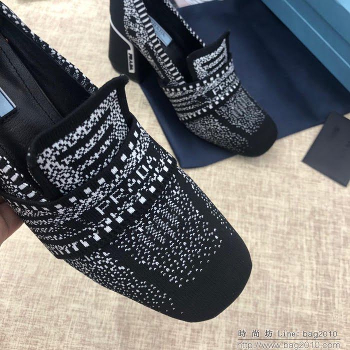 PRADA普拉達 2019頂級版本 刺繡系列 春夏時尚 粗跟方頭單鞋 網紅同款  ljl1035